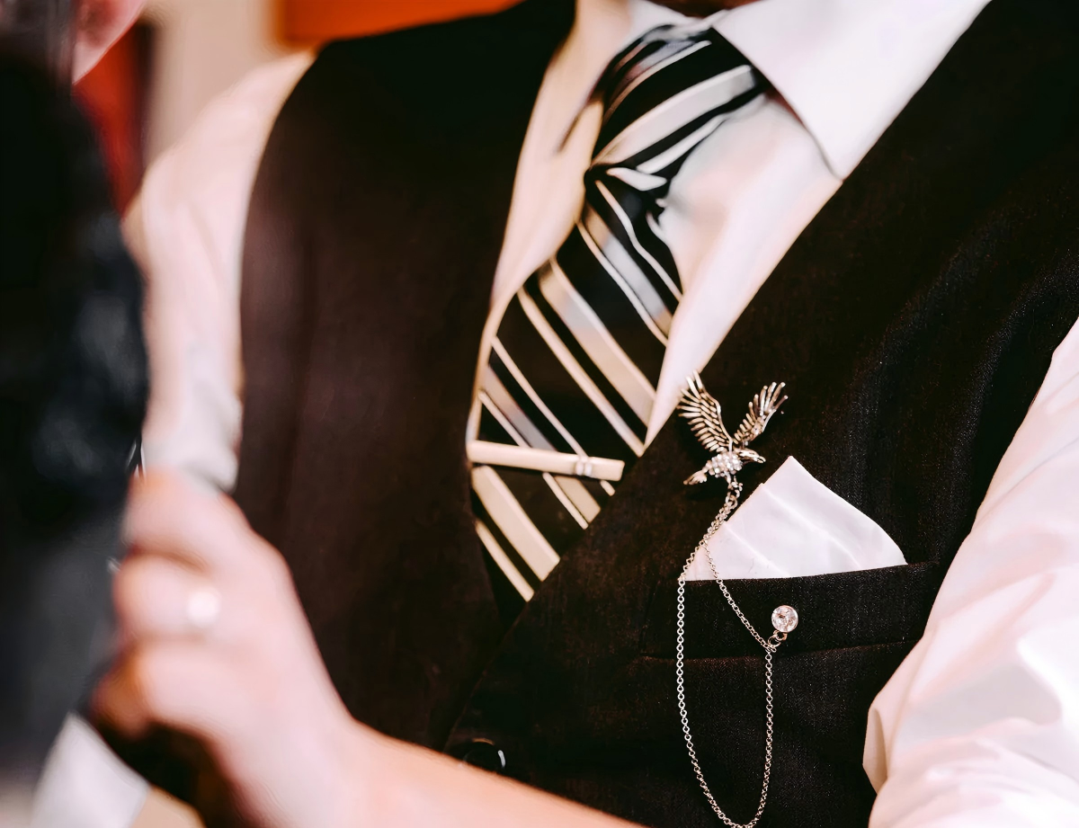 How to Wear a Tie Clip